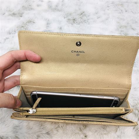 authentic Chanel wallet on chain